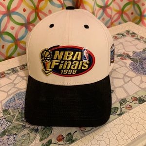 Mitchell and Ness 1998 NBA finals snapback
